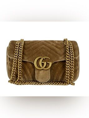 Gucci suede Marmont bag 😍